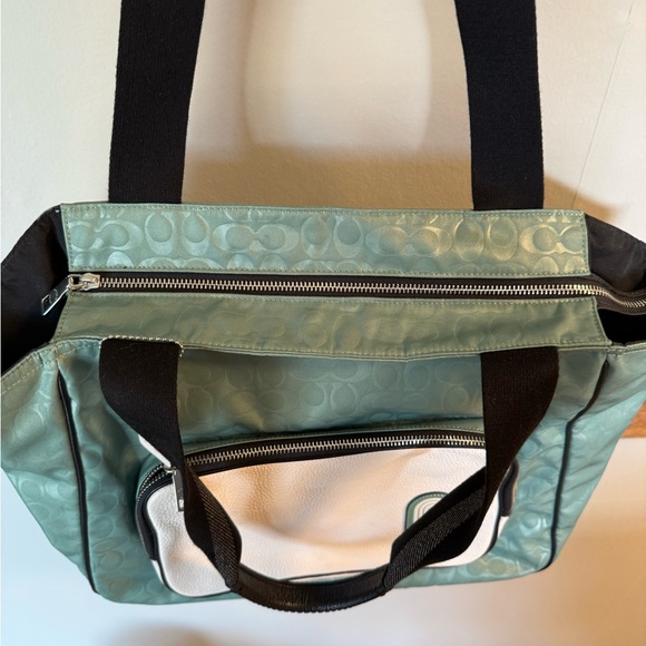 Coach Green and White Tote Bag - Picture 3 of 4